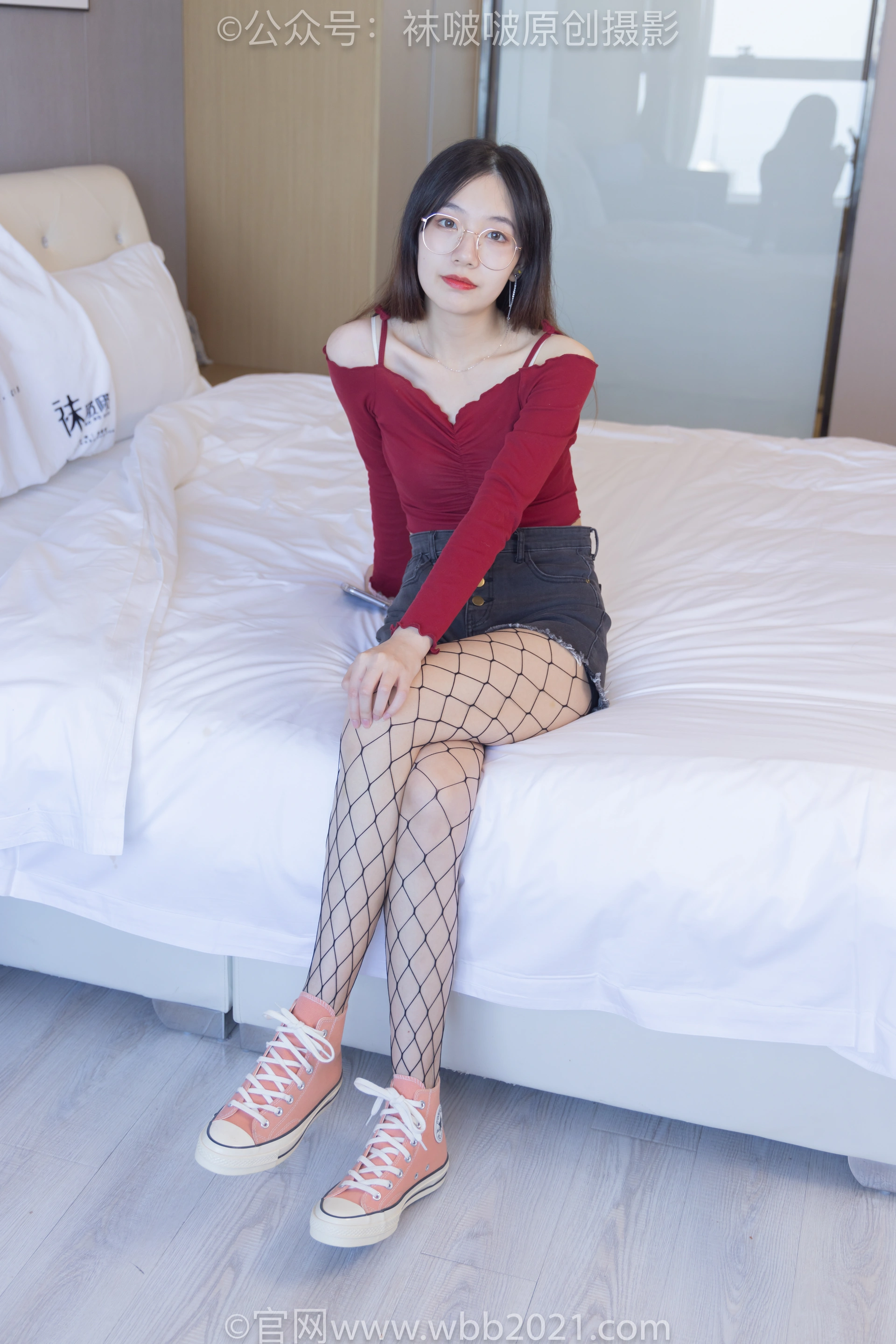 [BoBoSocks袜啵啵] NO.453 小甜豆-帆布鞋、黑色渔网袜（花絮版） 1
